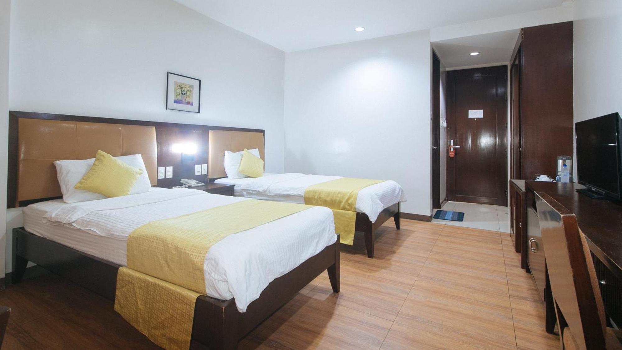 Bliss Hotel San Fernando Pampanga City Exterior photo