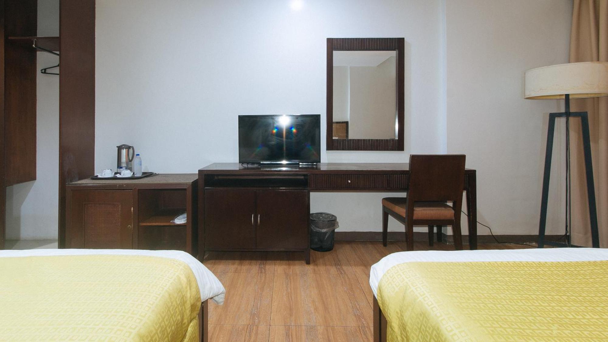 Bliss Hotel San Fernando Pampanga City Exterior photo