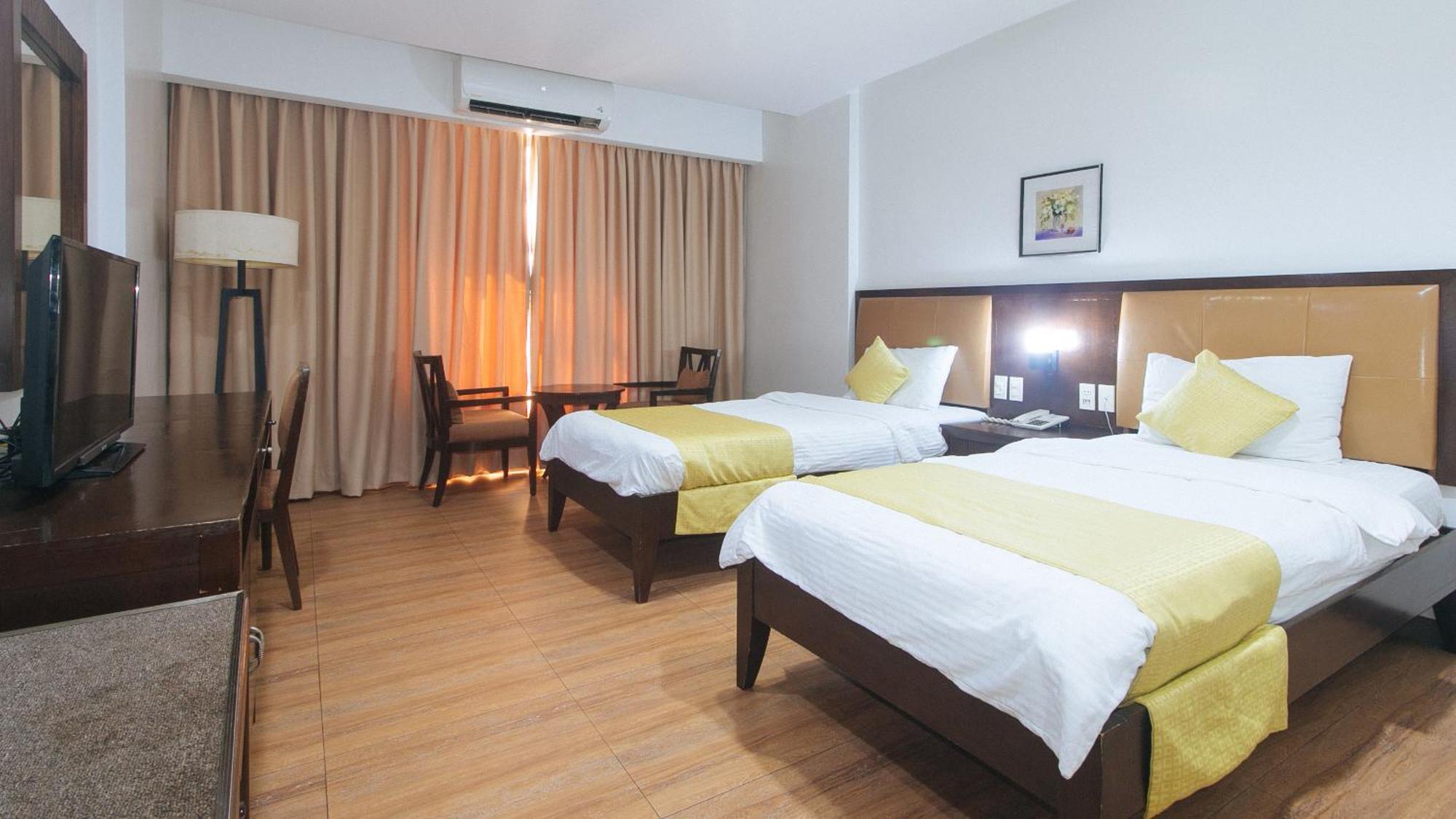 Bliss Hotel San Fernando Pampanga City Exterior photo