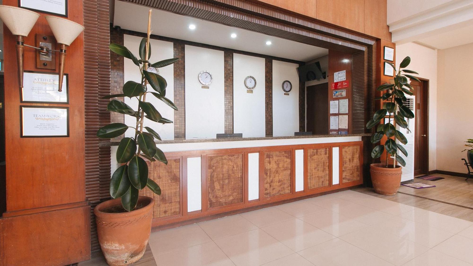 Bliss Hotel San Fernando Pampanga City Exterior photo